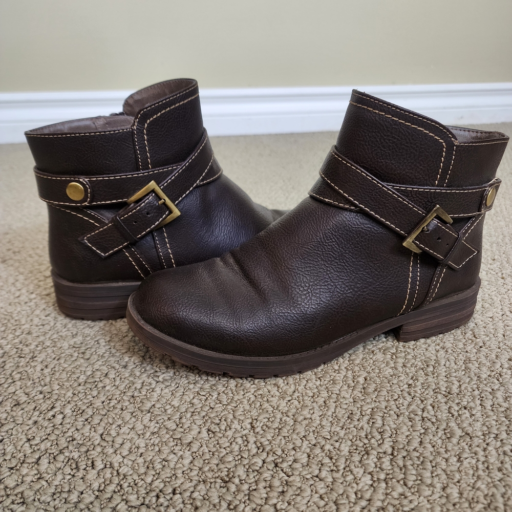 Chocolate Brown Faux Leather Ankle Boots Blythe Size 7 Fall
